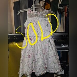 NWT GIRL'S SIZE LARGE (10/12) FLORAL EMBROIDERED AND SEQUIN DRESS